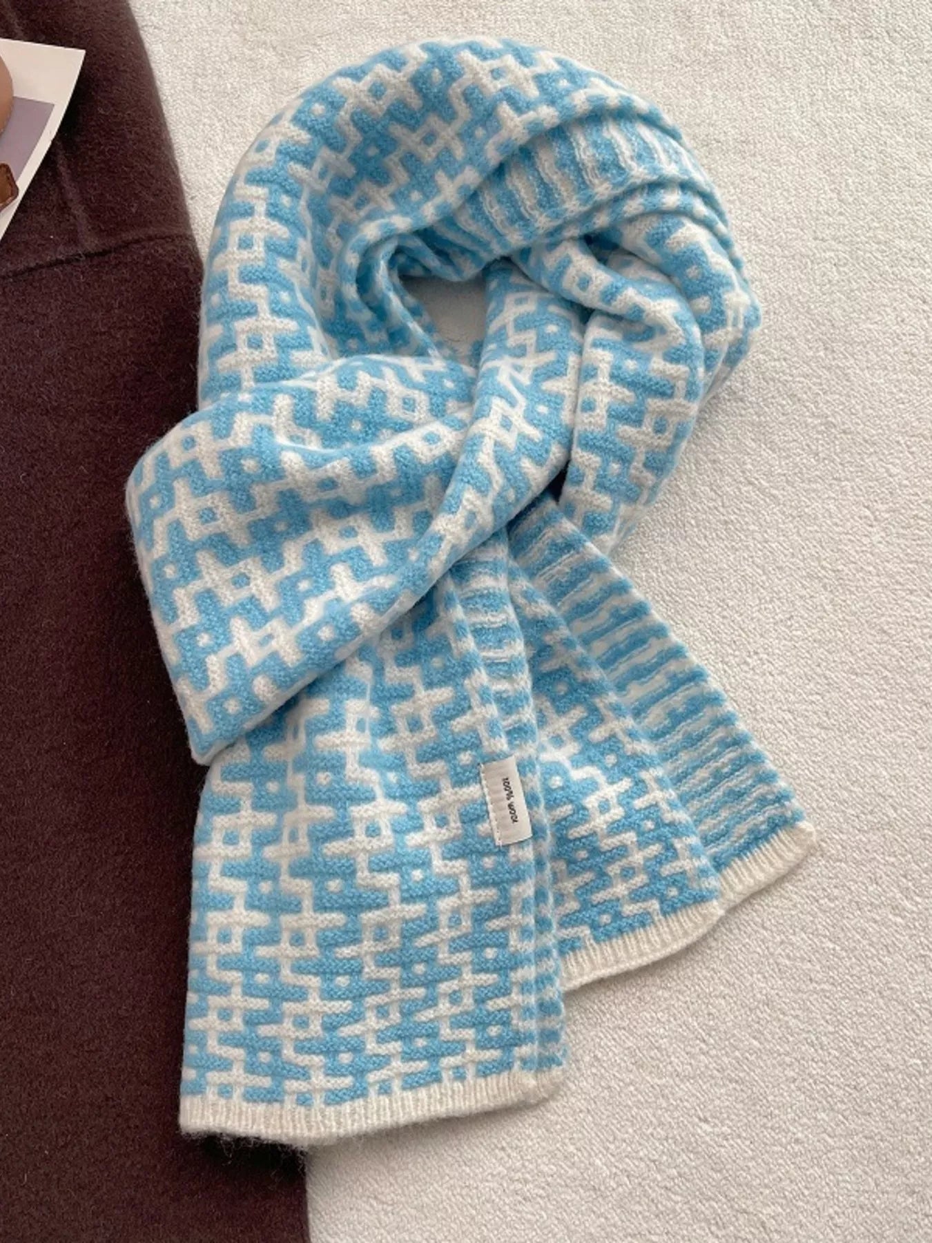 01eef38dfe384aeabe4847a7d2bcaf6e-Max-Origin