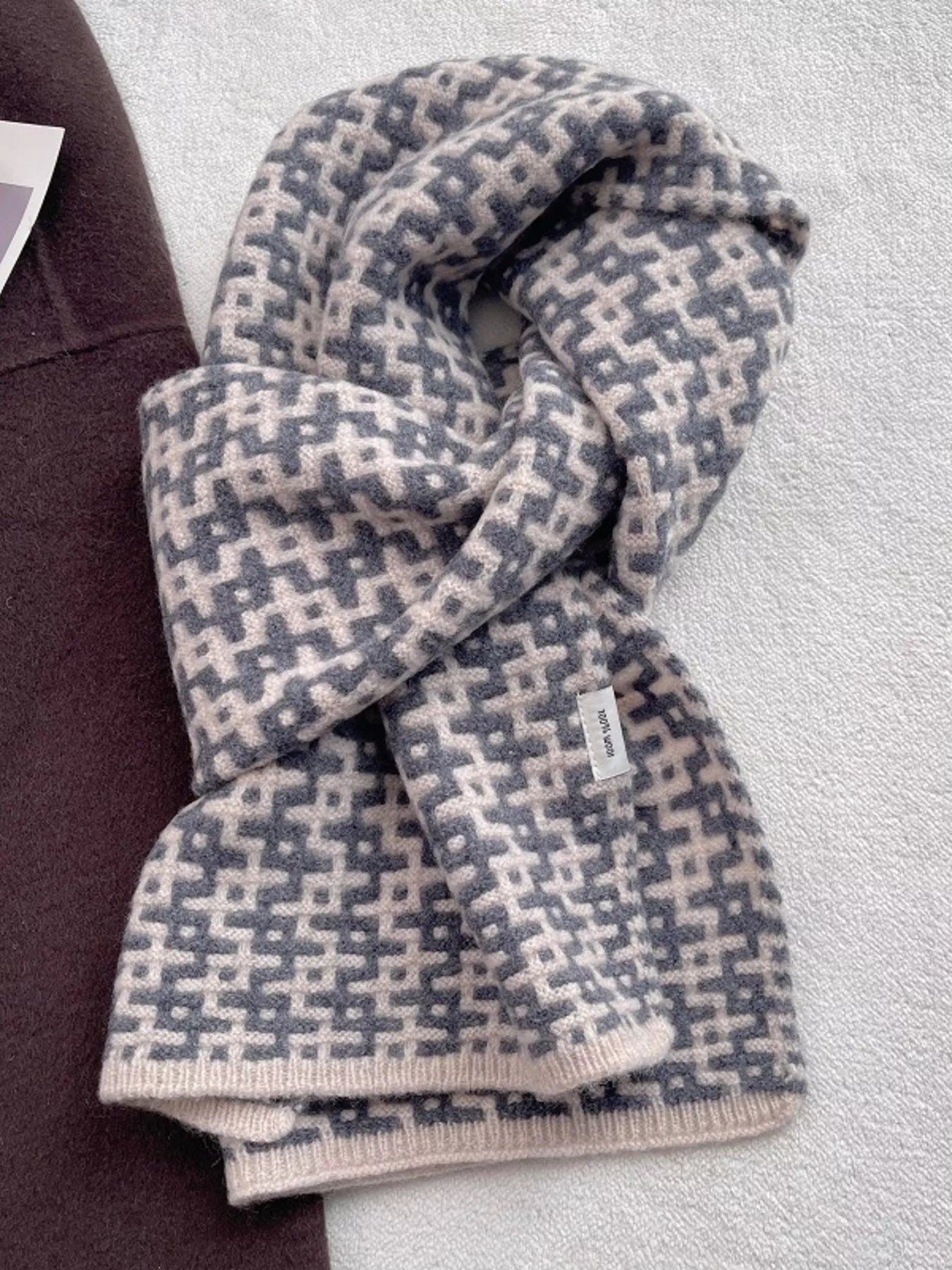 4cb37d143c7045d3a418f58c1010eea8-Max-Origin