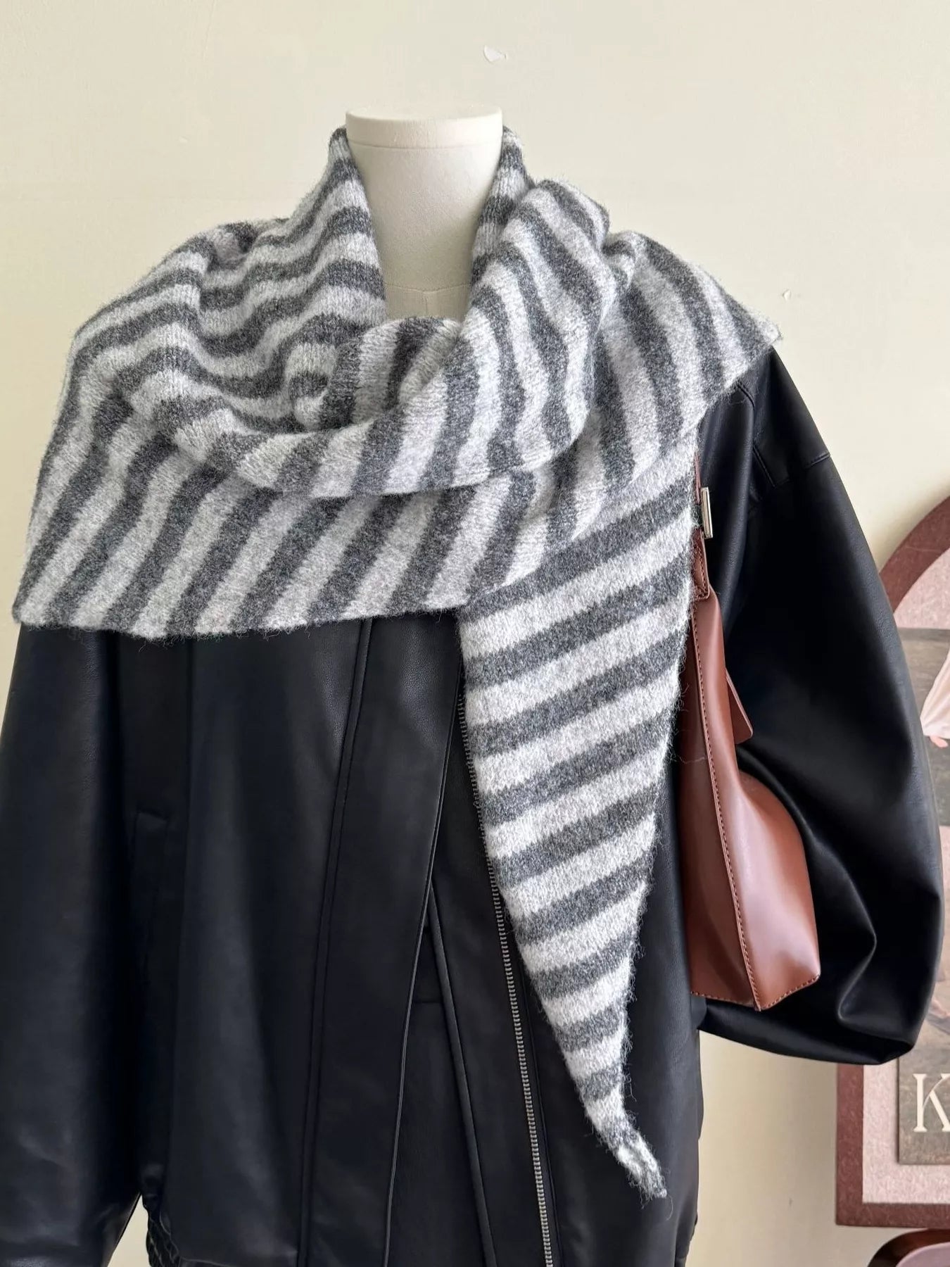 c5988e7358884ca68c50fbe10a93d1bf-Max-Origin